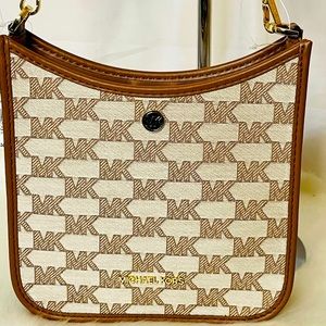 NWT Michael Kors Briley Logo Messenger Bag Crossbody Bag